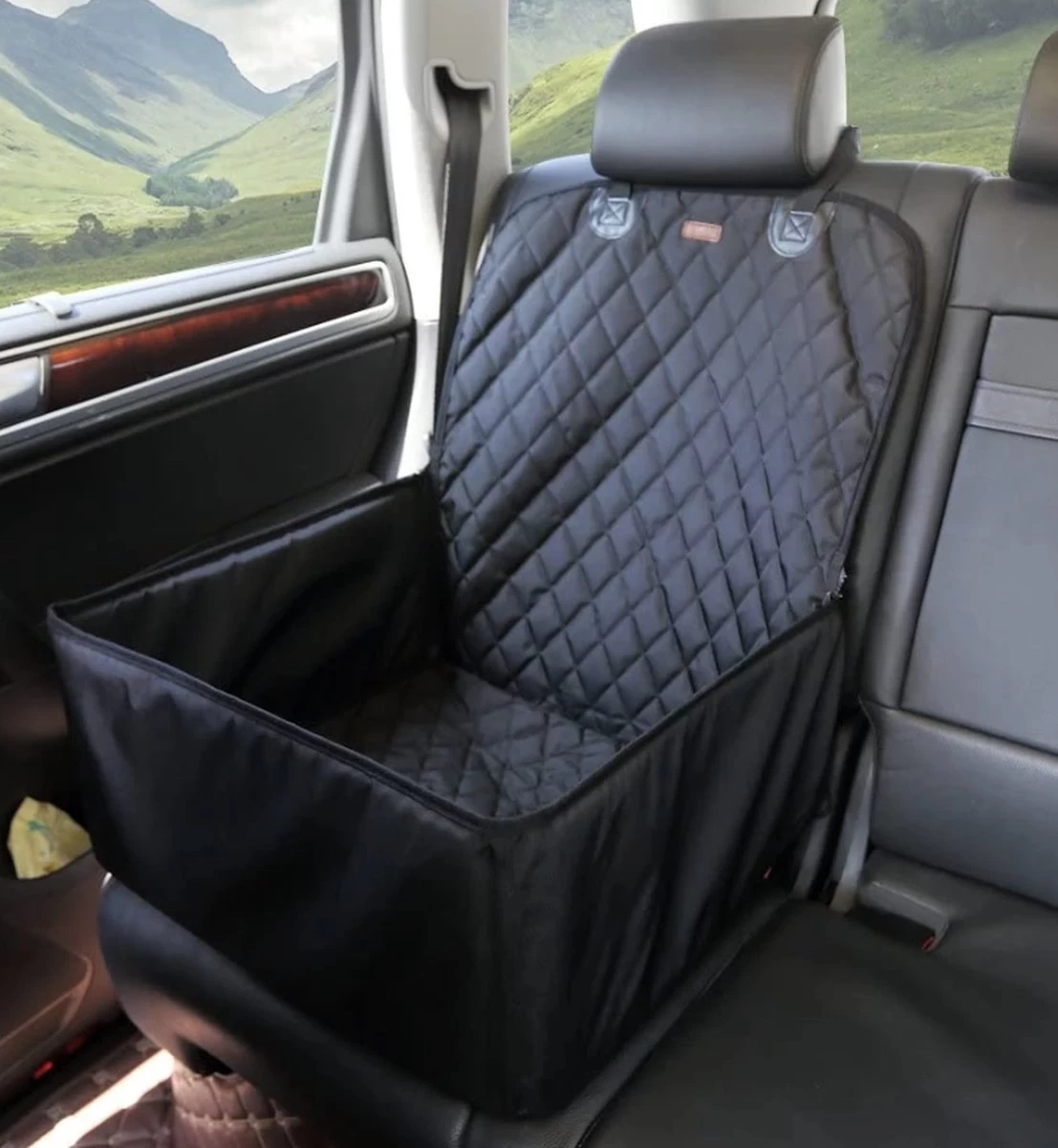 Bella’s Shop – Vaste Plek In Auto Voor Hond – Stoel Beschermer Auto Voor Hond – Afgebakende Honden Plek Auto – Zitje Opvouwbaar – Beschermer Auto – Autostoel Hond – Hondenstoel Auto – Hondenmand Auto – Autozitje Hond – Hoge Kwaliteit – 50x48cm